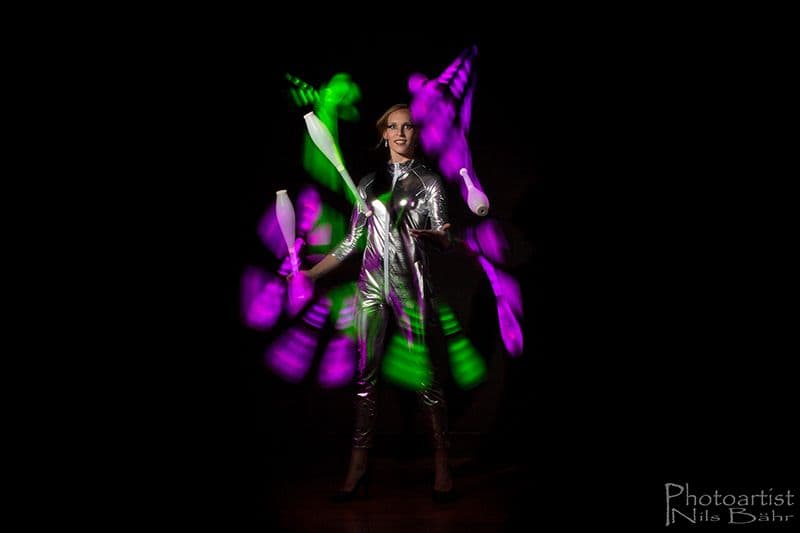 Galeriebild für Galactic Orbit LED-Jonglage-Show