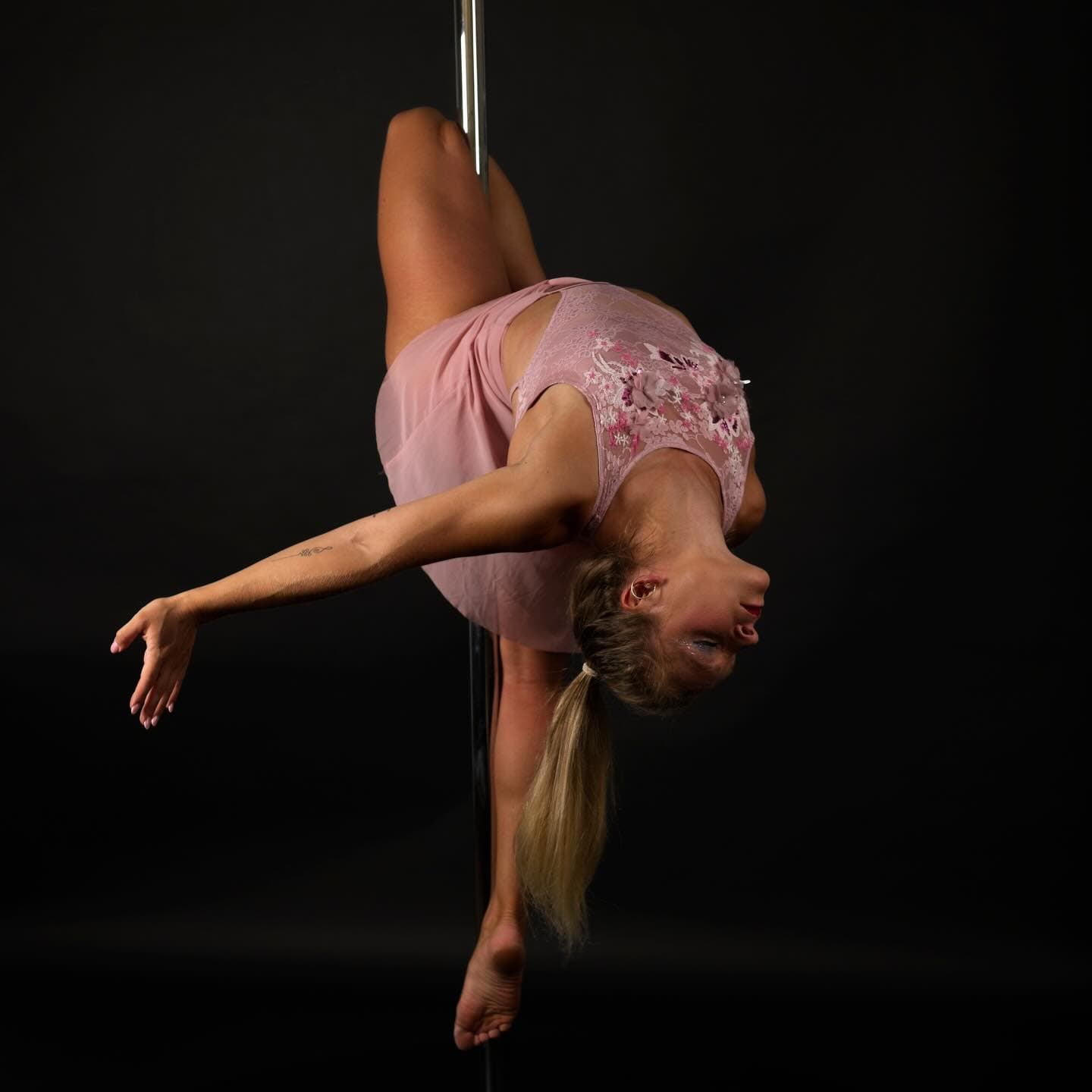 Galeriebild für Invicta – Pole Dance Show