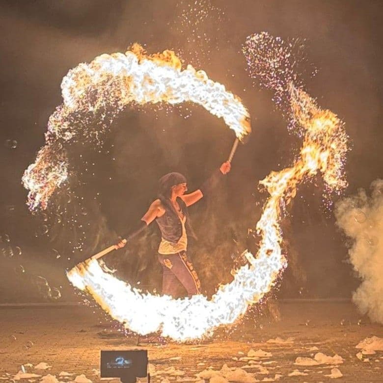 Galeriebild für Feuershow – Tanz mit dem Feuer