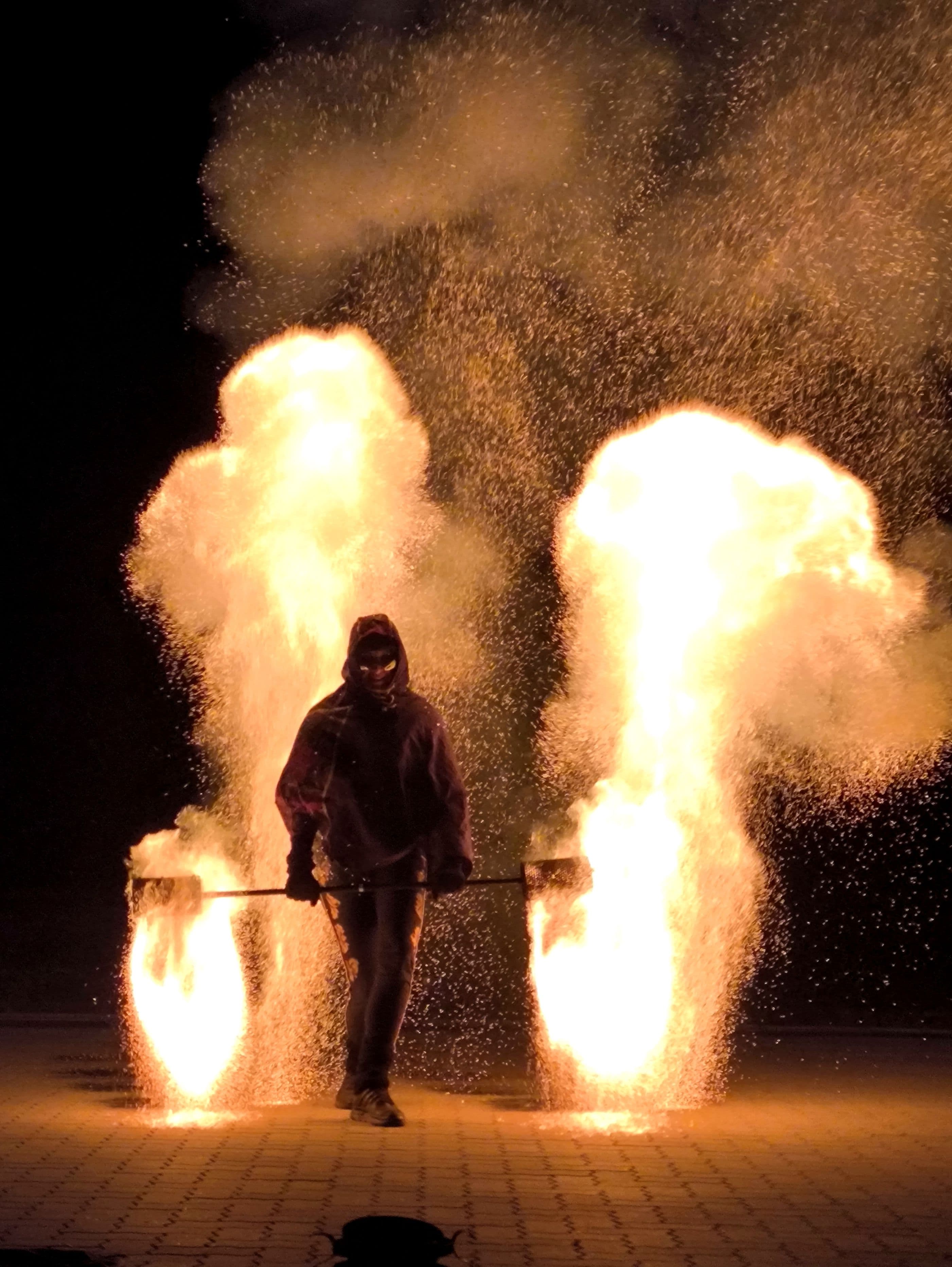 Galeriebild für Feuershow – Tanz mit dem Feuer