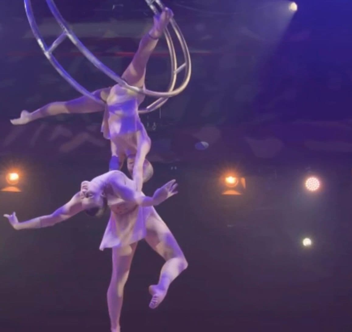 Galeriebild für Duo - Aerial Act "Ringone"