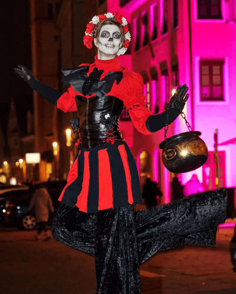 Galeriebild für Dark Circus Stelzenlauf