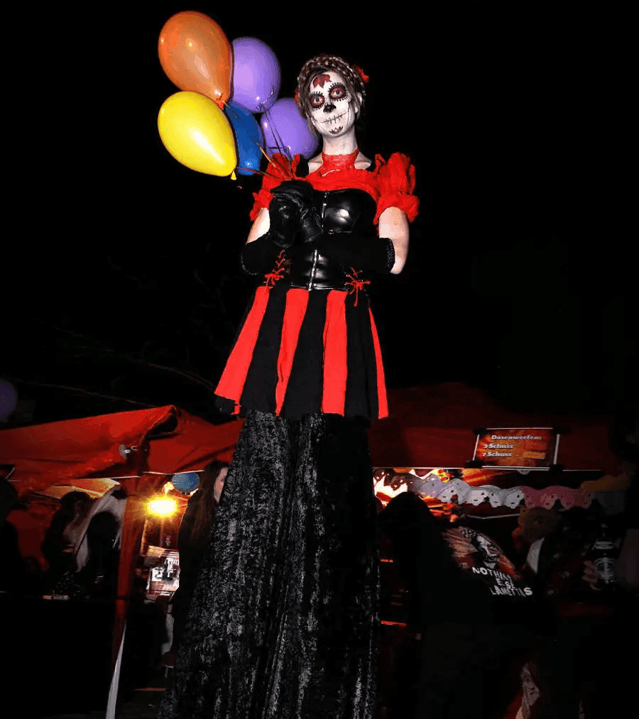 Galeriebild für Dark Circus Stelzenlauf