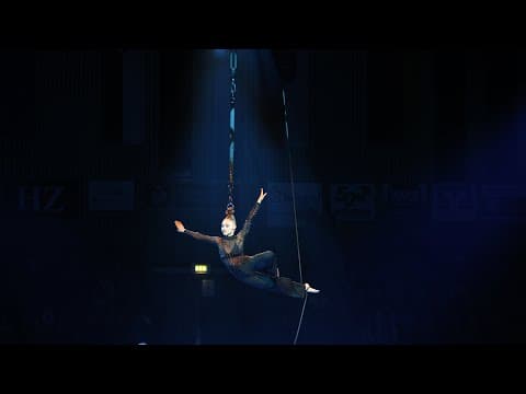 Hairhanging act - Daria Rupp