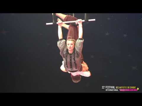 Chris et Milena Festival International des Artistes de cirque 2023 de Saint-Paul-Lès-Dax