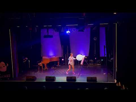 Comedy foot archery act by Zinnia Nomura