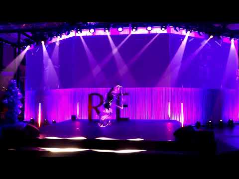 LED Cyr mit LED Suit Jahresauftakt Aschaffenburg