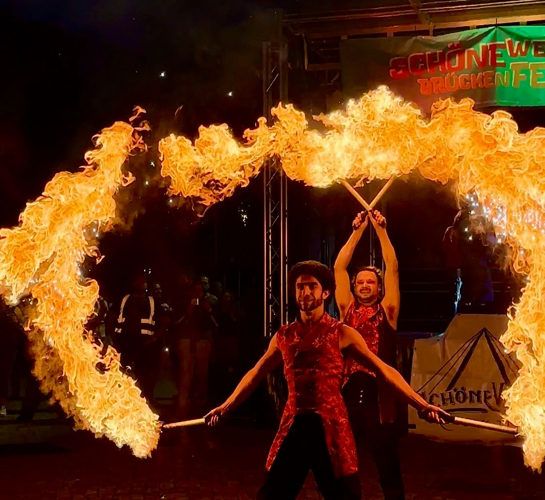 EXTRAVAGANZA