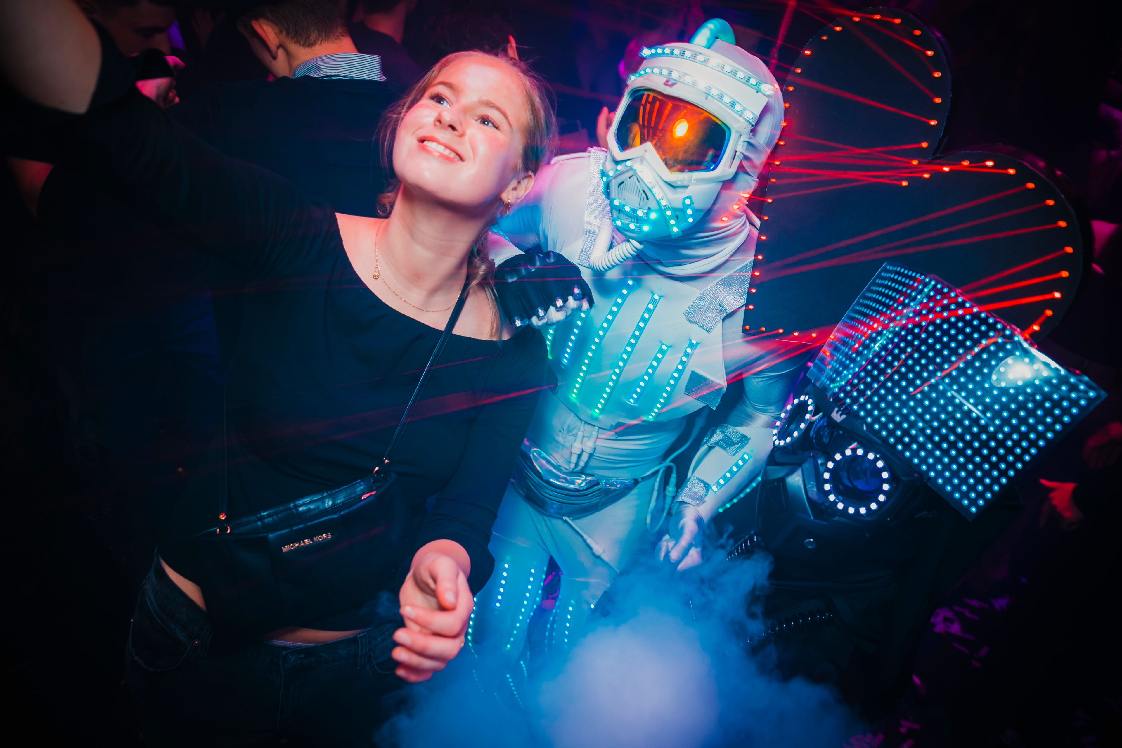 Party-Booster Walkact - 1 Darsteller 