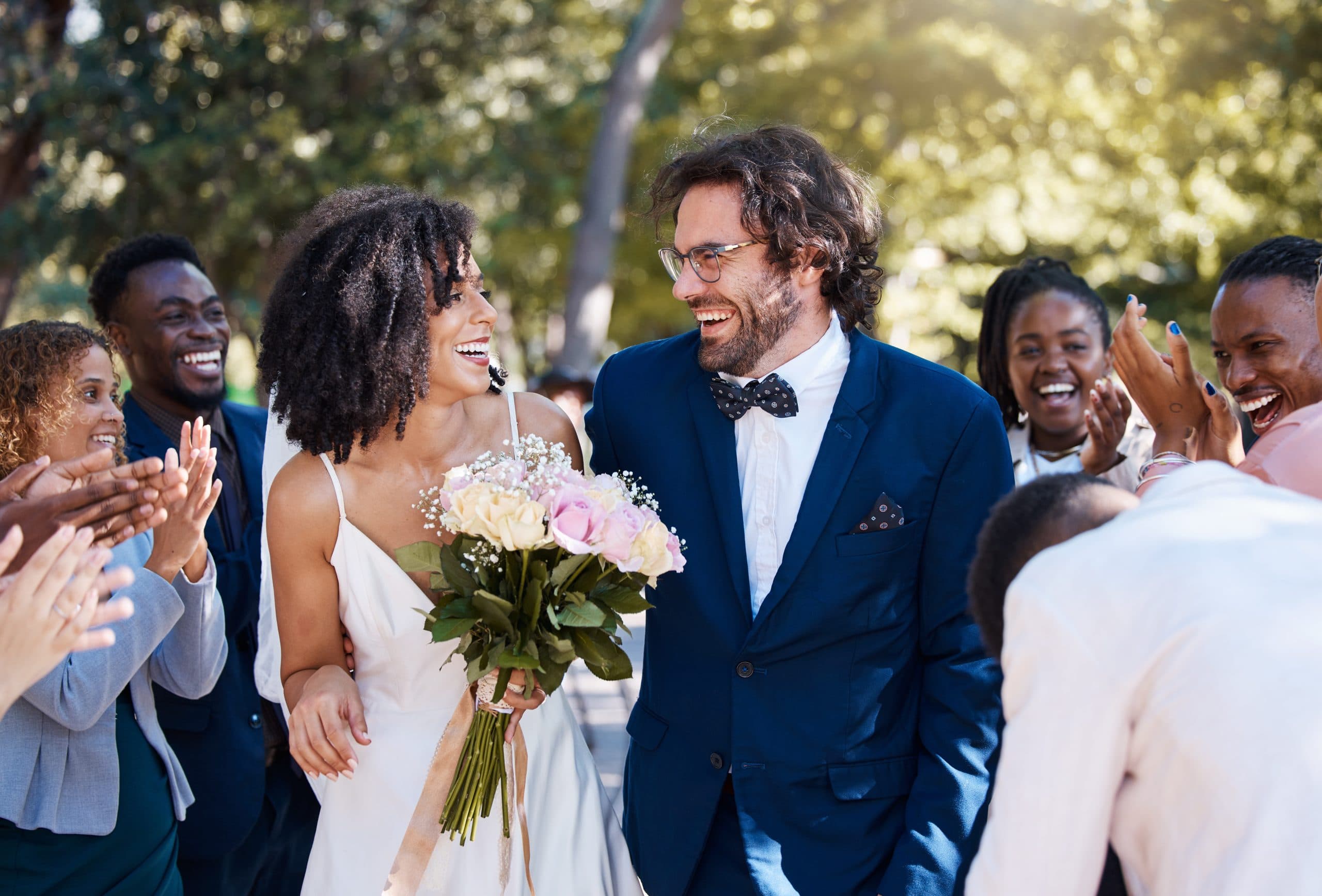 Künstler:innen für eure Hochzeit buchen – damit der Tag nicht nur schön, sondern unvergesslich wird